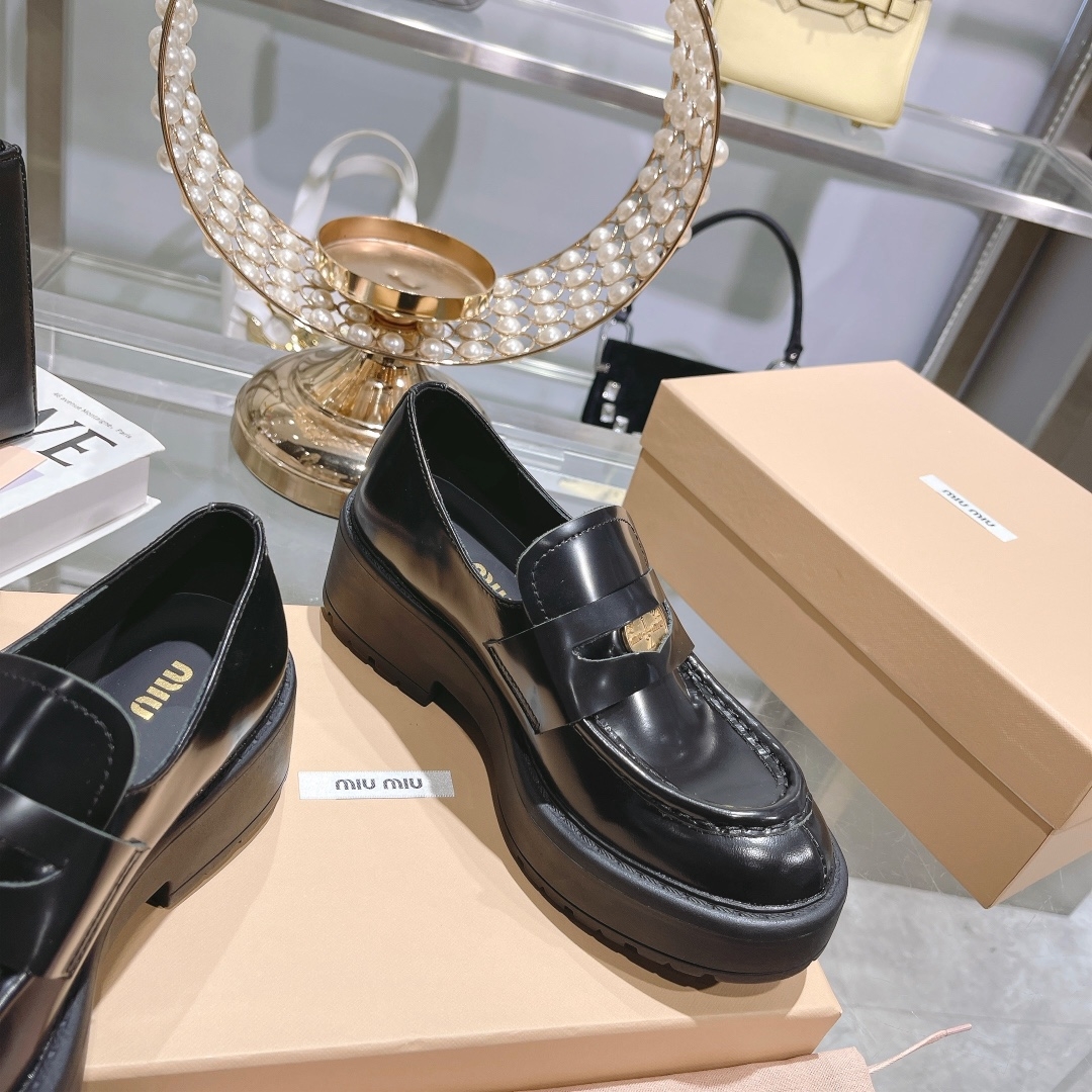 Women's high heels